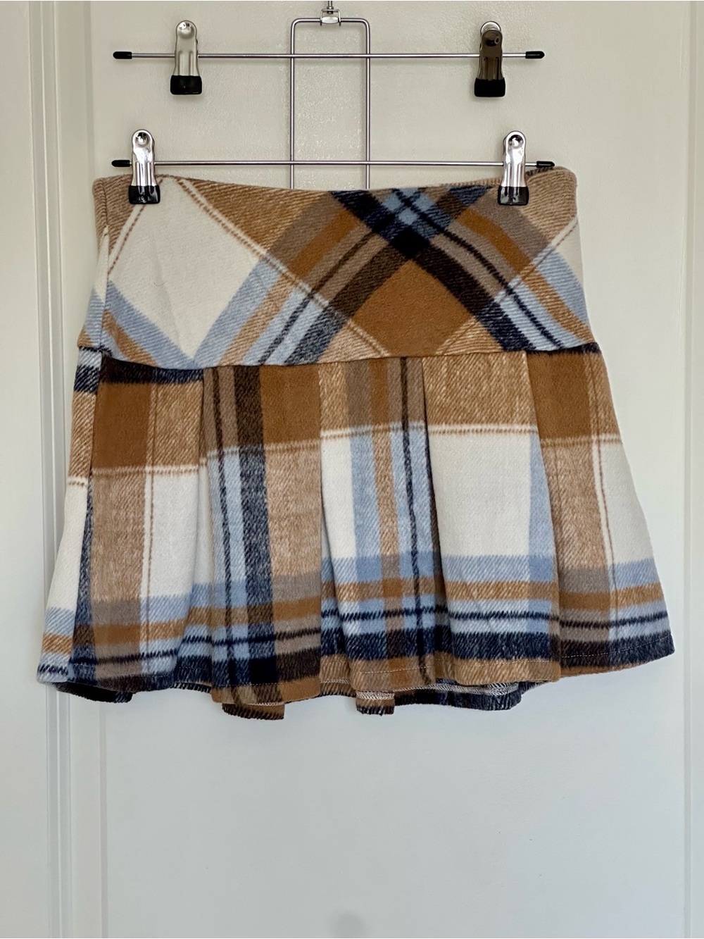 Francesca's Collections Plaid Circle Skater Skirt in Tan, Cream & Light Blue